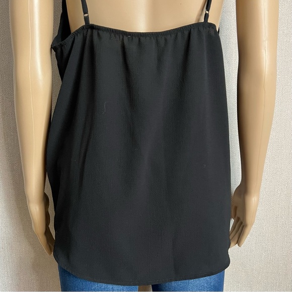 MONTEAU Los Angeles: V-Neck Black Top - Picture 7 of 7